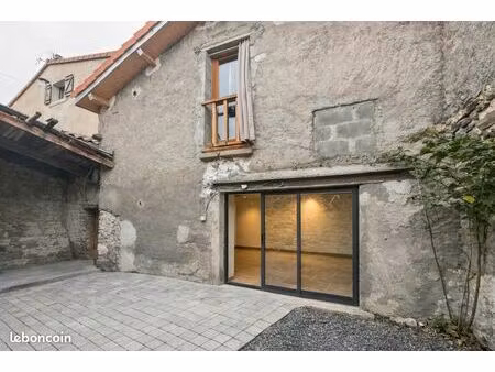 maison de bourg avec cour