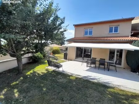 maison 95 m2 terrain 366 m2 avec garage et parkings à sorbiers