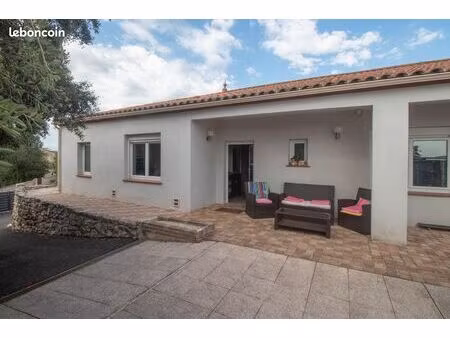 grande maison avec 2 habitations