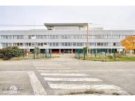 bureaux 1818 m² muret