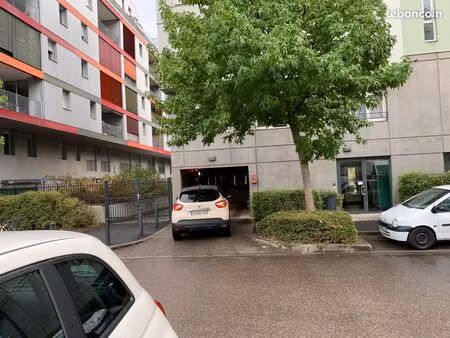 garage disponible à vigny musset - grenoble