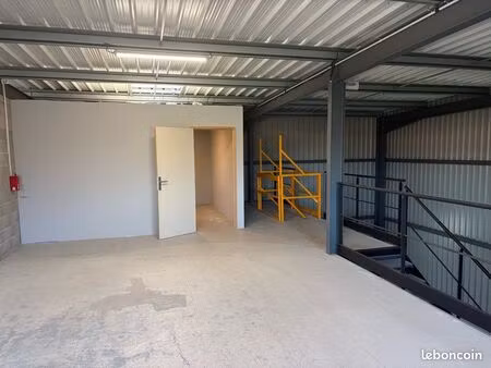 loue local 180 m2