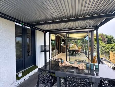 maison sur les hauteurs de domarin