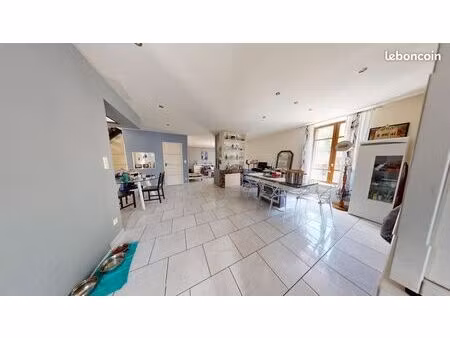 maison 4 pièces 152 m²