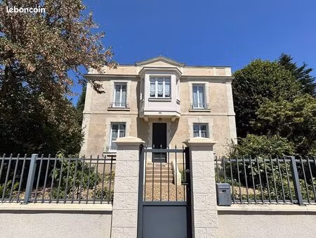 maison 9 pièces 182 m²