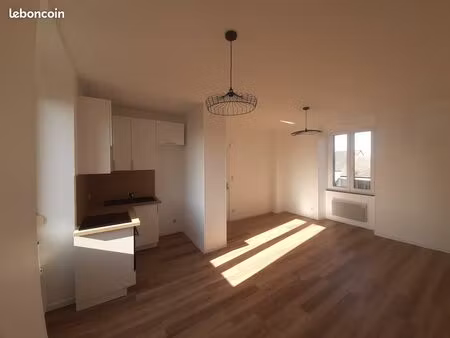 chateaugiron centre t3 2chbres