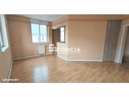 bel appartement t3 avec place de parking privative