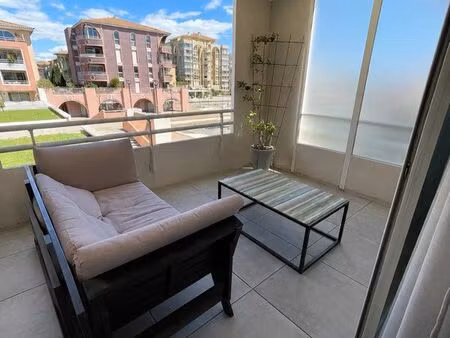 t3 meublé disponible à la location – 69 48 m² – 1 400 cc – 1er étage – vue port – lattes