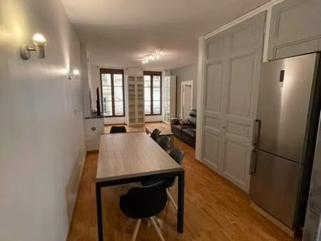 grand appartement meublé de 143 m² - rue charles de gaules roanne - 5 chambres - 880 cc