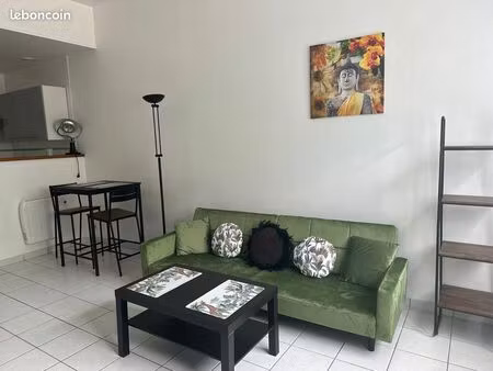 à louer grand studio