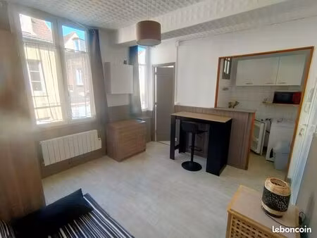 studio meublé étudiant - centre-ville de compiègne - à 350 m de l’utc