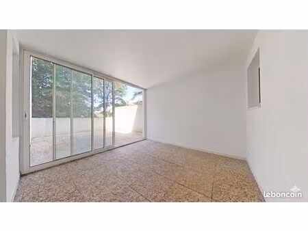 beau t3 proche hyper centre de 76m² avec grande terrasse et parking