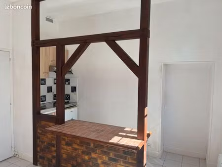 studio 2 minutes a pieds de la gare de le meux