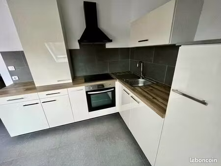 agréable f3 avec balcon