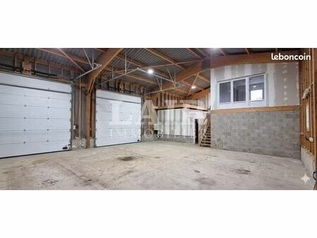 local 300 m² menil erreux