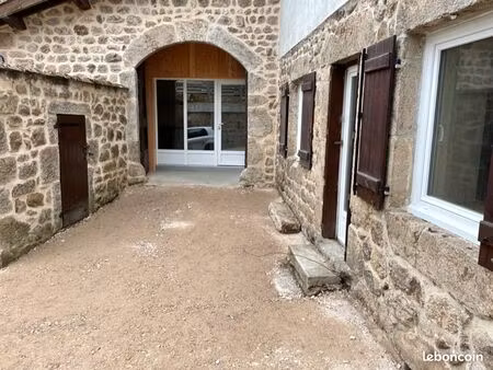 maison de village rénovée – 90 m² – 3 chambres – jardin – estiareilles