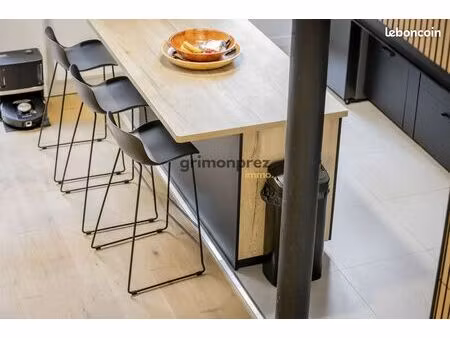 loft/atelier/surface 5 pièces 140 m²
