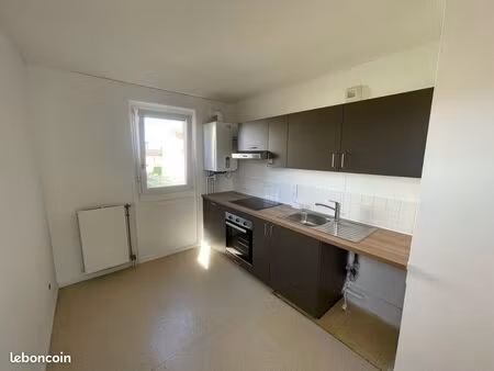 appartement t2 dans le centre de montbrison avec garage