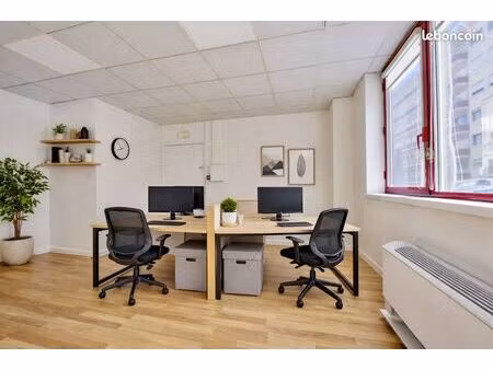 bureau équipé avec 3 postes antigone