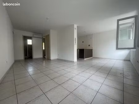 bureaux 65 m² serignan