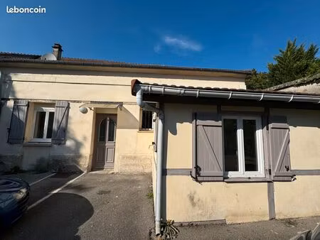 très grand f3 - centre ville - 80m2