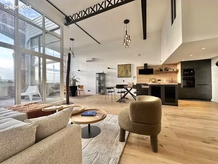 loft/atelier/surface 4 pièces 130 m²