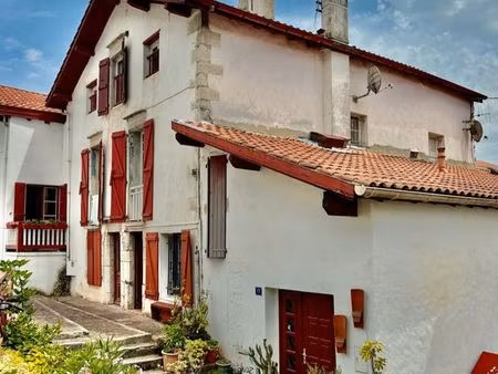 appartement t2 34m2 idéalement situé (centre historique de ciboure)