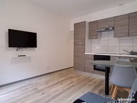 appart f2 tout équipé 690/mois eau-électricité-box compris