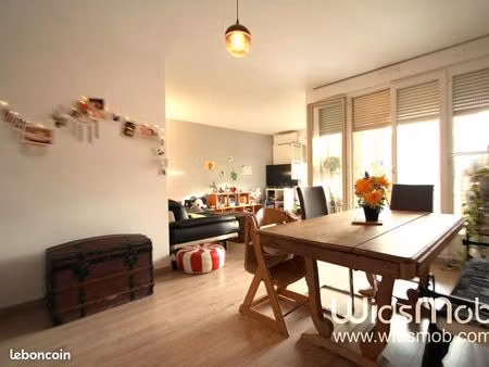 t4 meuble 90 m²  parking  clim