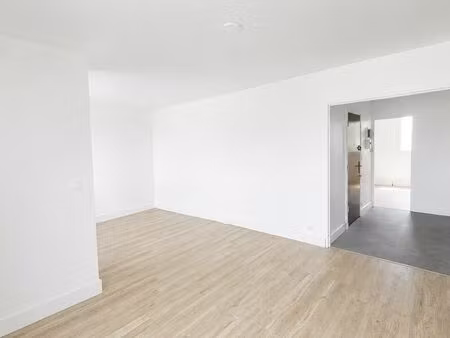 appartement 3 pieces de 72 m2 – refait a neuf – logement disponible immediatement