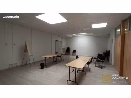 9 bureaux - 277 m² - 2 salles de réunion - stationnements privatifs