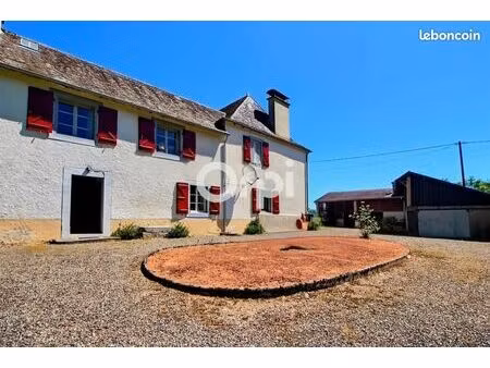 maison 7 pièces 226 m²