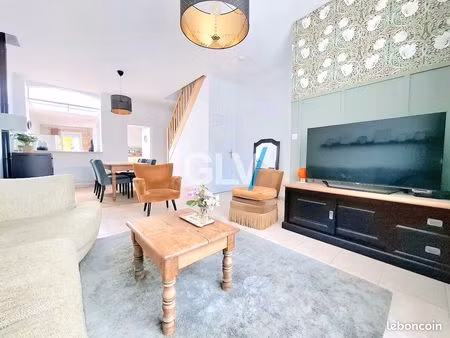 maison 5 pièces 111 m²