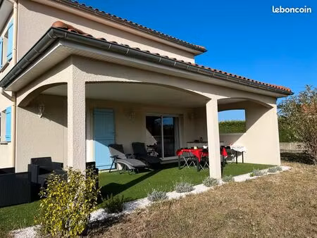 maison f5 de 115 m2 sur un terrain clos de 2000m2 à perigneux