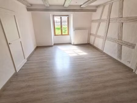 f2 duplex dans mini copropriété