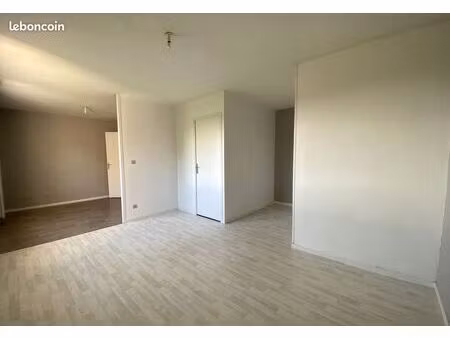 quartier hôpital  appartement t1 bis avec stationnement couvert