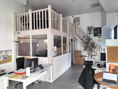 bureaux 90 m²