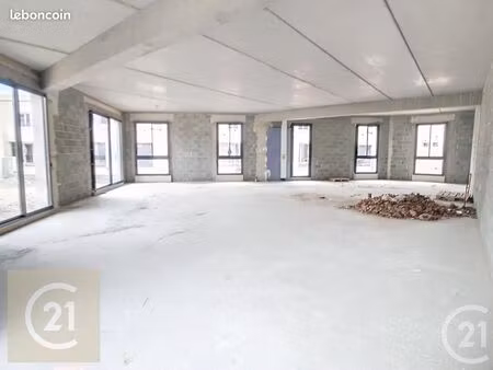 commerce 137 m²