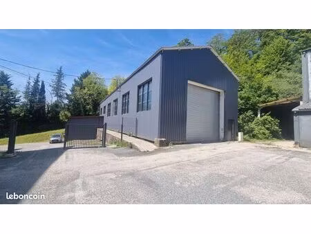 entrepôt de stockage-atelier à louer à tullins