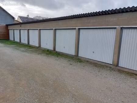 garage / box