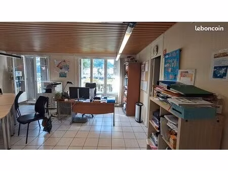 local 107 m² creil