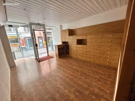 local commercial à moutiers