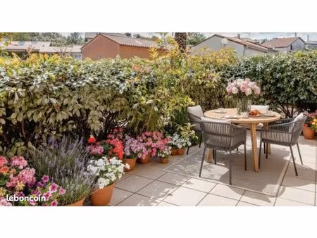 grand studio 32m2 jardinet terrasse plages à pied