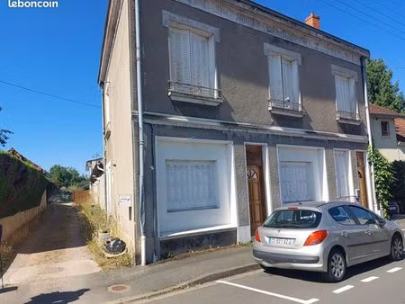 immeuble 18 pièces 318 m²