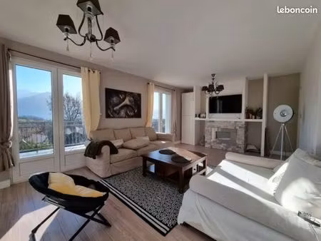 t3 meuble de 76m2 avec terrasse de 30m2 vue sur massif de belledonne