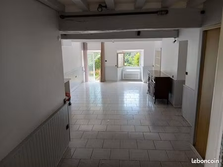 studio à louer 400 hors charges