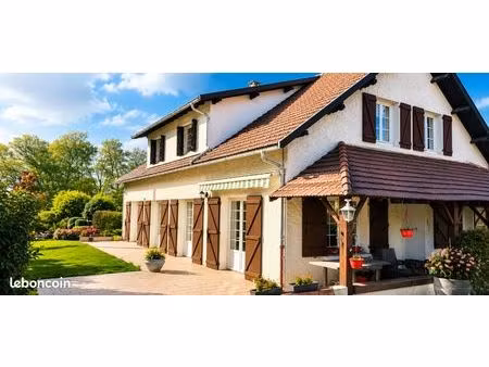 maison familiale de 198 m² avec dépendances et beau potentiel