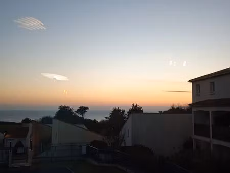 duplex entièrement rénové face mer et piscine