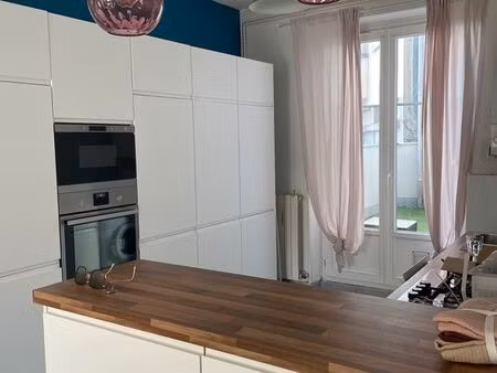 appartement meublé 56 m² rénové – traversant avec terrasse – face au parc paul mistral