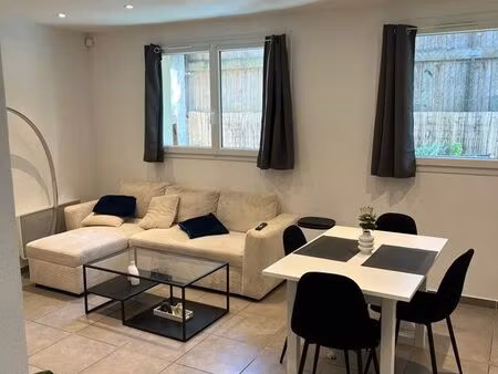 t2 meublé 43m2 rénové avec terrasse privative - grenoble